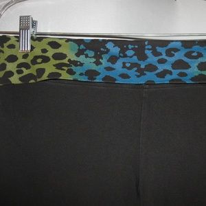 VS Yoga Animal Print Waist Cropped Yoga Pants
